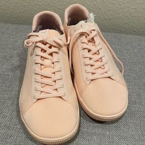 Flux shoes 👟 comfy and cute pastel pink